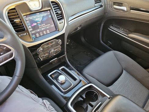 Used 2023 Chrysler 300 Touring w/ Sport Appearance Package image 12