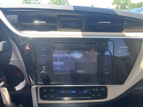 Used 2017 Toyota Corolla LE FWD image 12