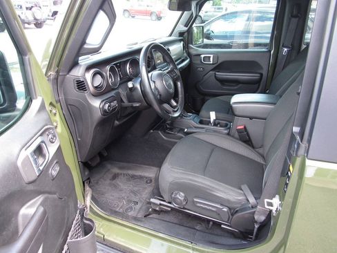 Used 2020 Jeep Wrangler Sport AWD/4WD image 14