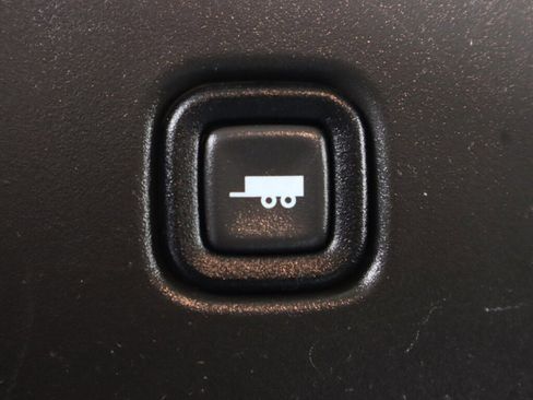 Used 2018 Chevrolet Express 2500 w/ Driver Convenience Package image 22