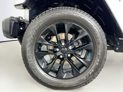 Used 2023 Jeep Wrangler Sahara w/ Cold Weather Group image 11