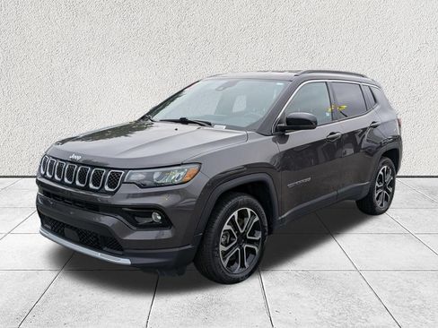 Used 2024 Jeep Compass Limited AWD/4WD image 7