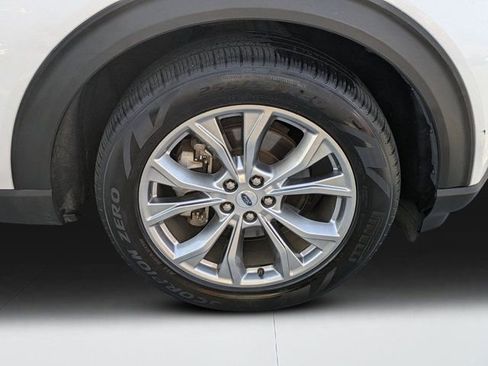 Used 2021 Ford Explorer XLT w/ Equipment Group 202A image 8