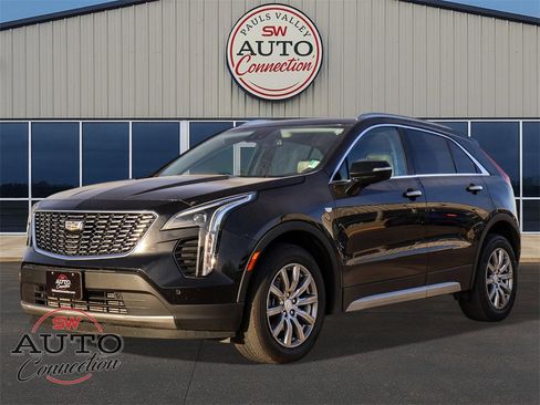 Used 2023 Cadillac XT4 Premium Luxury image 3