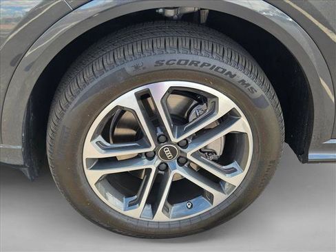 Certified 2025 Audi Q5 Premium w/ Convenience Package AWD/4WD image 24