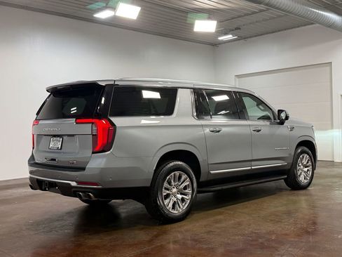 Used 2025 GMC Yukon XL Denali AWD/4WD image 24