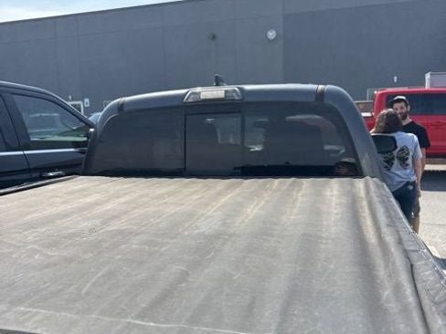 Used 2018 Toyota Tacoma TRD Sport image 13