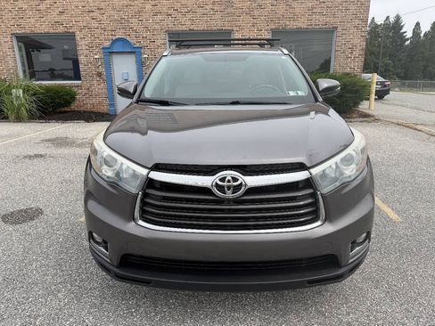 Used 2015 Toyota Highlander Limited AWD/4WD image 2