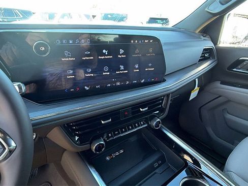 New 2026 Chevrolet Suburban LT image 22