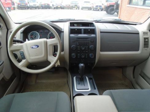 Used 2010 Ford Escape XLS image 11
