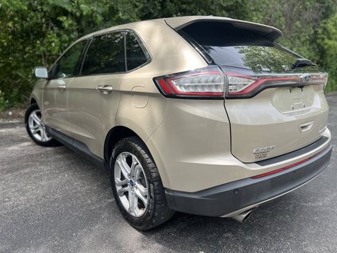 Used 2018 Ford Edge Titanium w/ Ford Safe & Smart Package FWD image 4