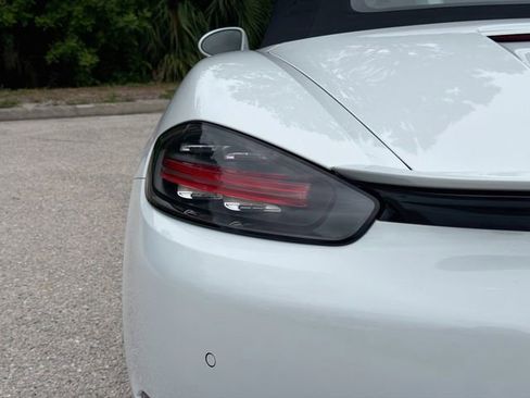 Used 2017 Porsche 718 Boxster RWD image 10
