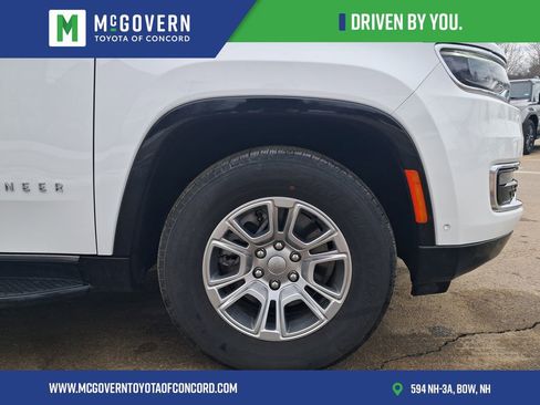 Used 2024 Jeep Wagoneer 4WD w/ HD Trailer Tow Package image 9