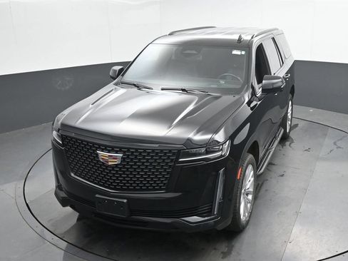 Used 2024 Cadillac Escalade Luxury AWD/4WD image 35