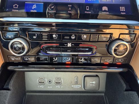 Used 2022 Jeep Grand Cherokee Summit AWD/4WD image 19