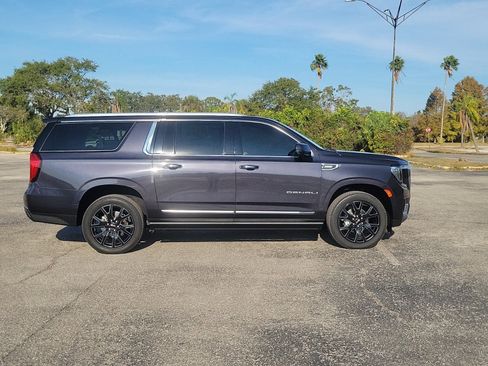 Used 2023 GMC Yukon XL Denali image 4