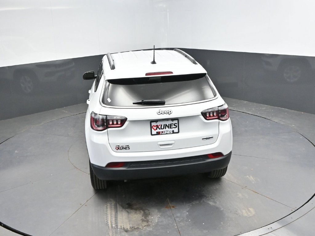 Used 2024 Jeep Compass Latitude AWD/4WD image 29