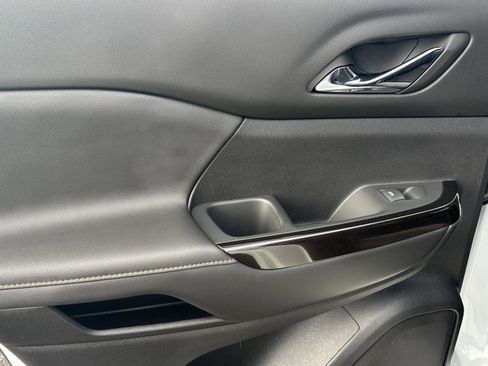 Used 2023 GMC Acadia AT4 w/ Preferred Package image 17