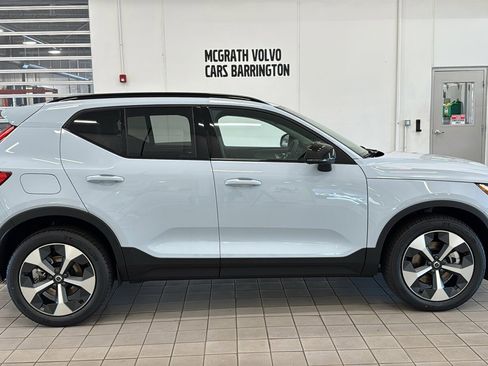 New 2026 Volvo XC40 B5 Plus w/ Protection Package Premier AWD/4WD image 4
