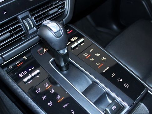 Certified 2023 Porsche Macan S image 14