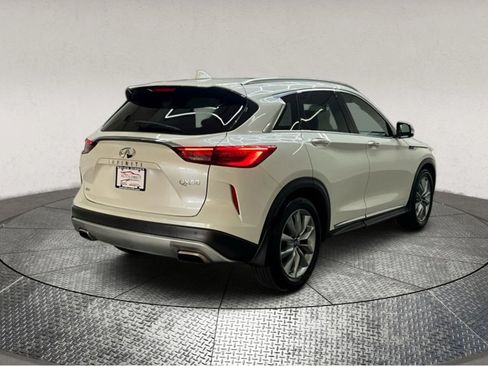 Used 2021 INFINITI QX50 Essential w/ Convenience Package image 8