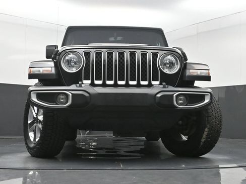 Used 2022 Jeep Wrangler Unlimited Sahara w/ Cold Weather Group AWD/4WD image 23
