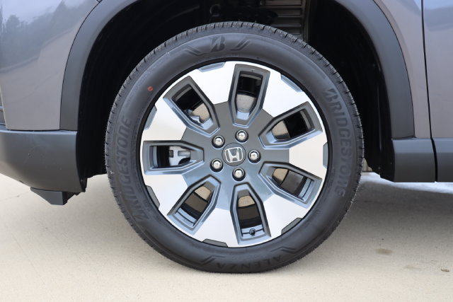 New 2026 Honda Pilot Touring image 9