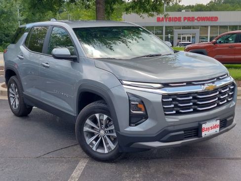 Used 2026 Chevrolet Equinox LT AWD/4WD image 2