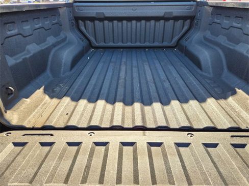 Used 2025 Chevrolet Colorado Z71 image 32