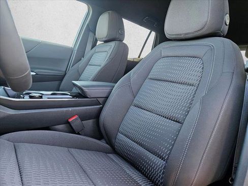 New 2026 Chevrolet Equinox LT w/ Safety and Technology Package image 4