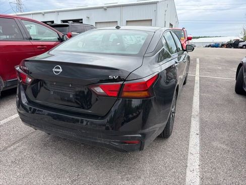 Used 2024 Nissan Altima 2.5 SV FWD image 4