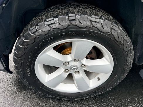 Used 2017 RAM 1500 Classic SLT AWD/4WD image 9