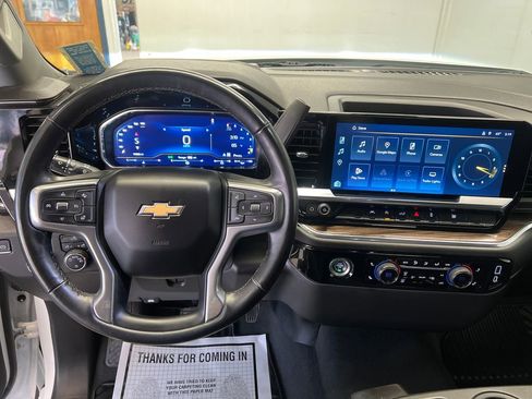 Used 2023 Chevrolet Silverado 1500 LT AWD/4WD image 21