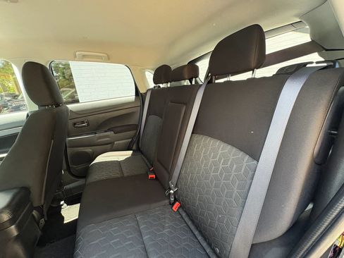 Used 2025 Mitsubishi Outlander Sport AWD image 21