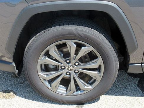 Used 2022 Toyota RAV4 Limited AWD/4WD image 12