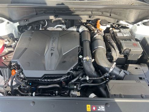 Certified 2025 Kia Sorento SX Prestige w/ Olive Brown Leather Package image 28