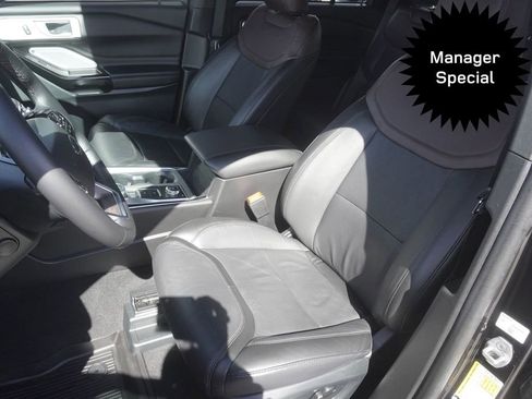 Used 2023 Ford Explorer Platinum w/ Technology Package image 20