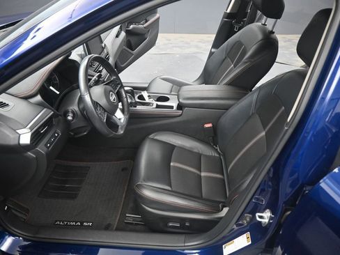 Used 2024 Nissan Altima 2.5 SR FWD image 9