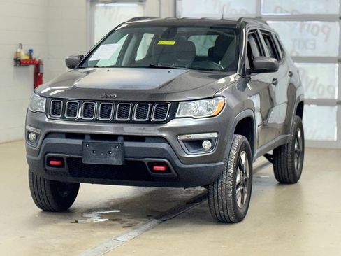 Used 2018 Jeep Compass Trailhawk w/ Cold Weather Group AWD/4WD image 3