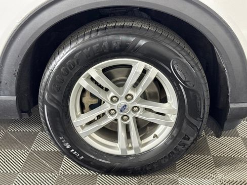 Used 2020 Ford Explorer XLT w/ Equipment Group 202A AWD/4WD image 46