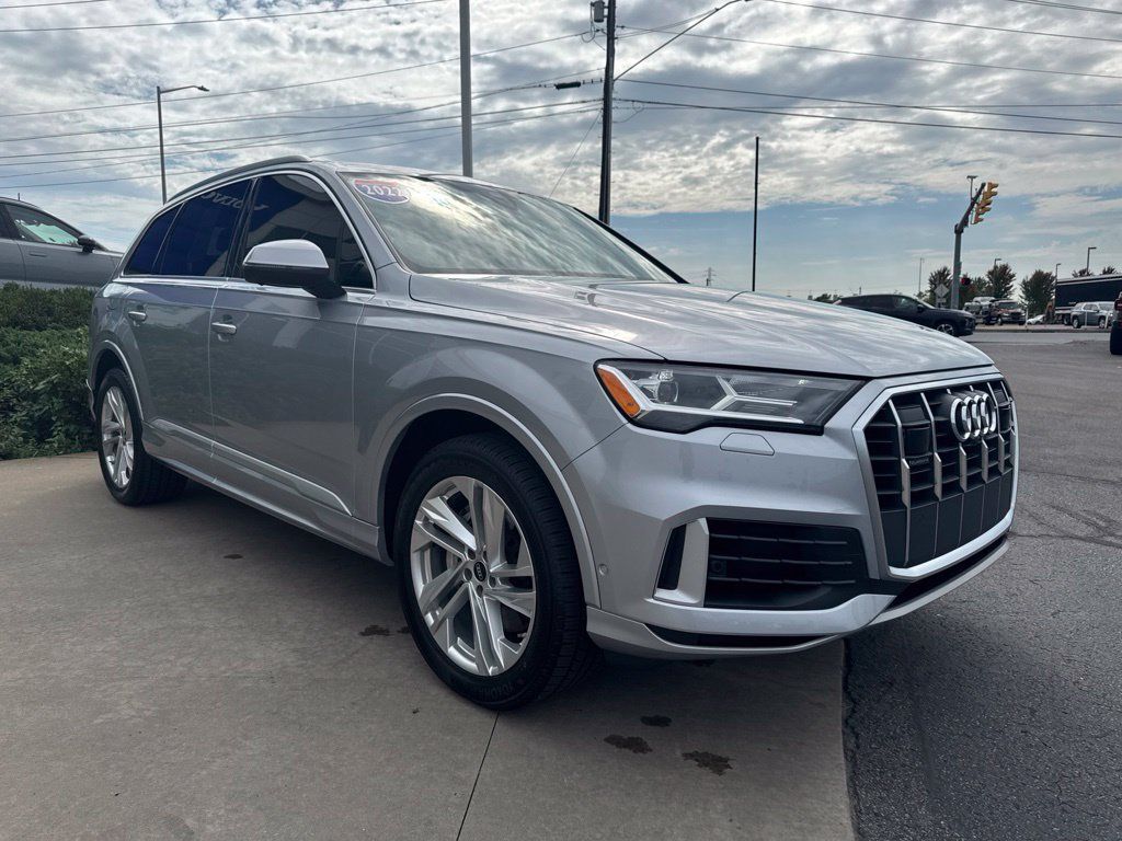 Used 2022 Audi Q7 3.0T Premium Plus AWD/4WD image 3