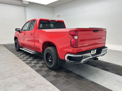 Used 2022 Chevrolet Silverado 1500 LT w/ Z71 Off-Road Package AWD/4WD image 3
