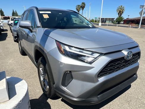 Certified 2022 Toyota RAV4 XLE w/ Convenience Package AWD/4WD image 3