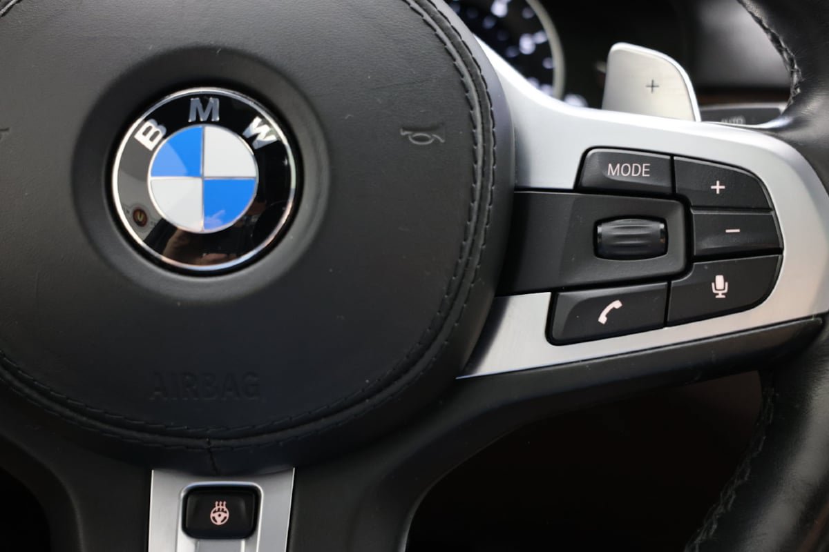 Used 2018 BMW M550i xDrive AWD/4WD image 28