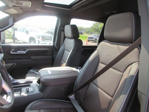 New 2026 GMC Sierra 3500 Denali w/ Denali Reserve Package AWD/4WD image 13