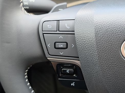 Used 2025 Toyota Camry SE w/ Multimedia Upgrade Package FWD image 16