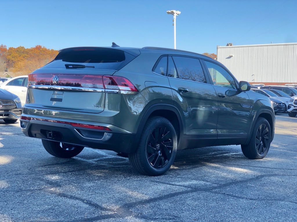 Used 2026 Volkswagen Atlas Cross Sport SE w/ Panoramic Sunroof Package AWD/4WD image 4