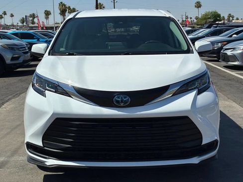 Used 2022 Toyota Sienna LE FWD image 14