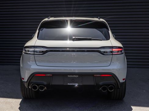 Certified 2026 Porsche Macan S AWD/4WD image 9