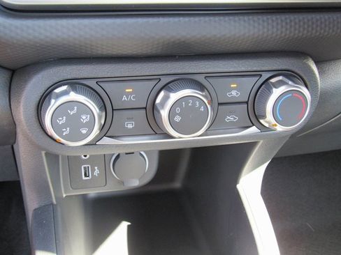 New 2025 Nissan Kicks Play S image 16